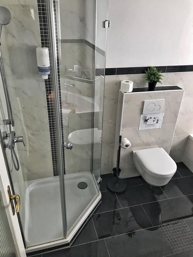 Golden Gapa Central Holiday House 14 Apartment การ์มิช-พาร์เทนเคียร์เชน ภายนอก รูปภาพ